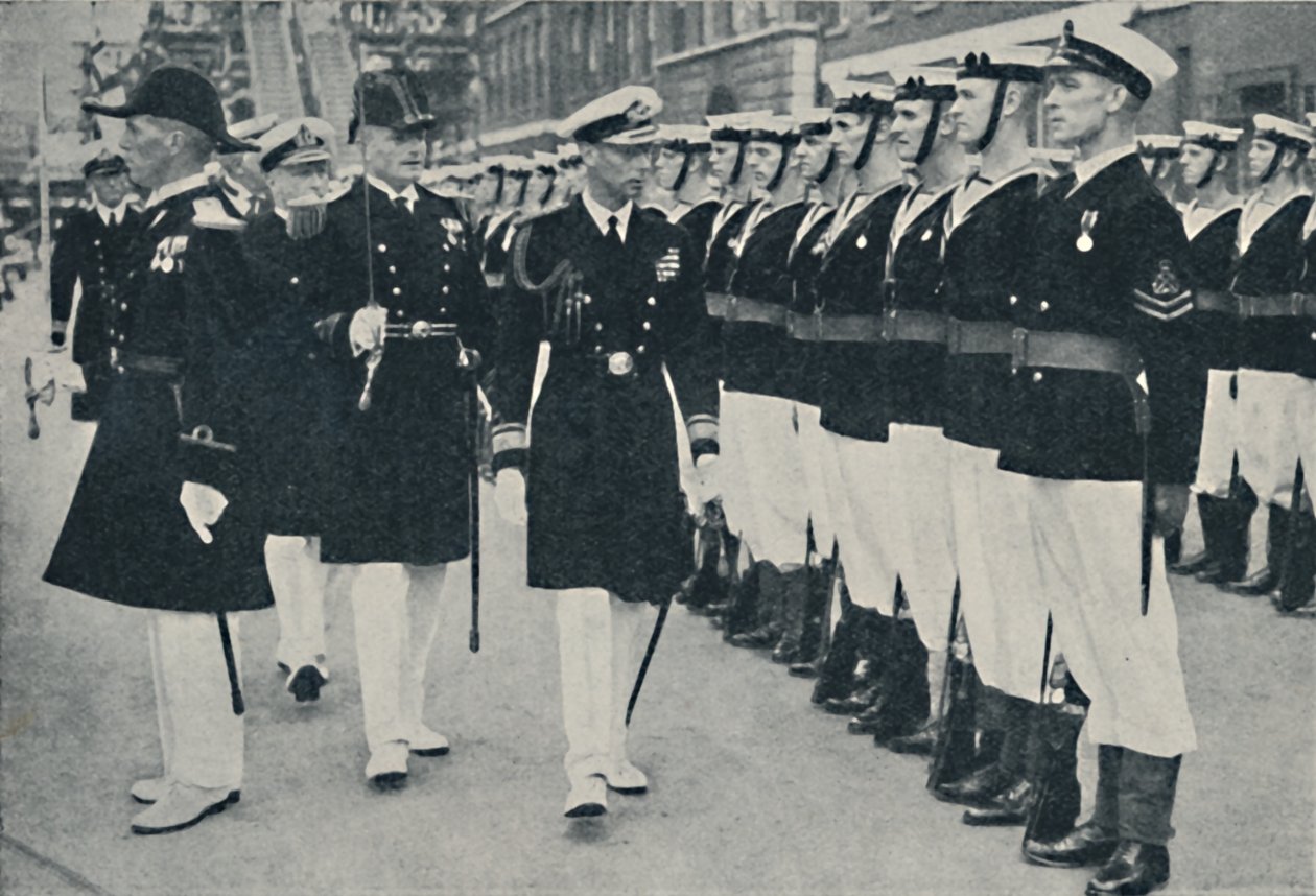 पोर्ट्समाउथ में द किंग ओपनिंग द नेवी वीक, c1935, 1937। द्वारा अज्ञात