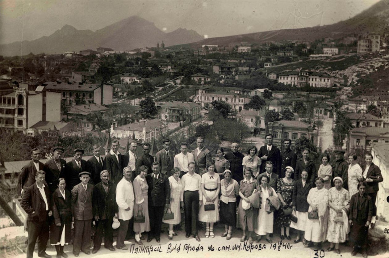 द किरोव सेनेटोरियम, पियाटिगॉर्स्क, यूएसएसआर, 1940 द्वारा अज्ञात