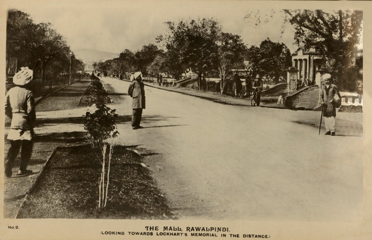 द मॉल, रावलपिंडी - डिस्टेंस में टूवर्ड लॉकहार्ट्स मेमोरियल, c1918-c1939। द्वारा अज्ञात