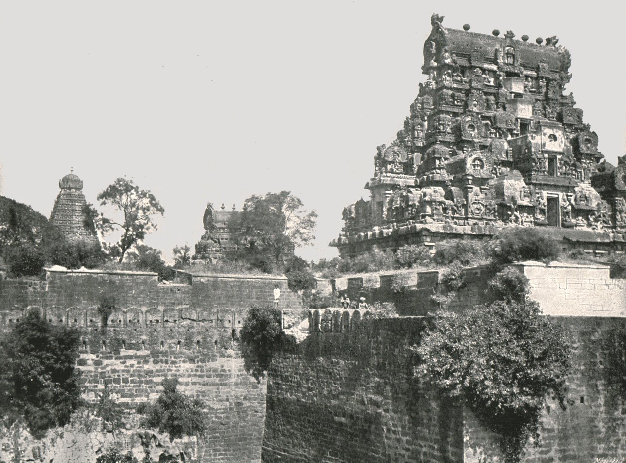 मोआट एंड फोर्ट, तंजौर, भारत, 1895। द्वारा अज्ञात