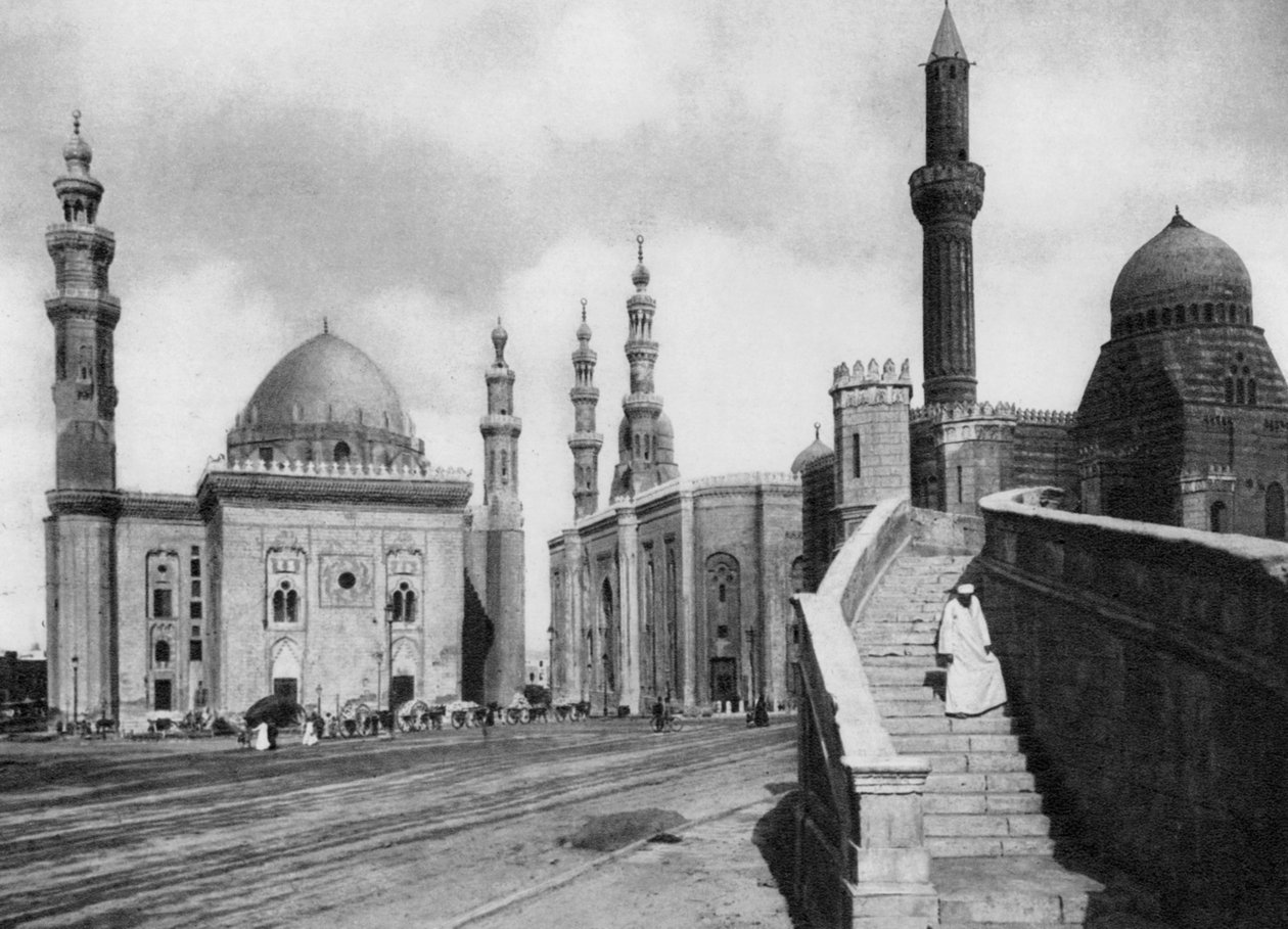 सुल्तान हसन और एल रुफ़ाई, काहिरा, मिस्र की मस्जिदें, c1920s द्वारा अज्ञात