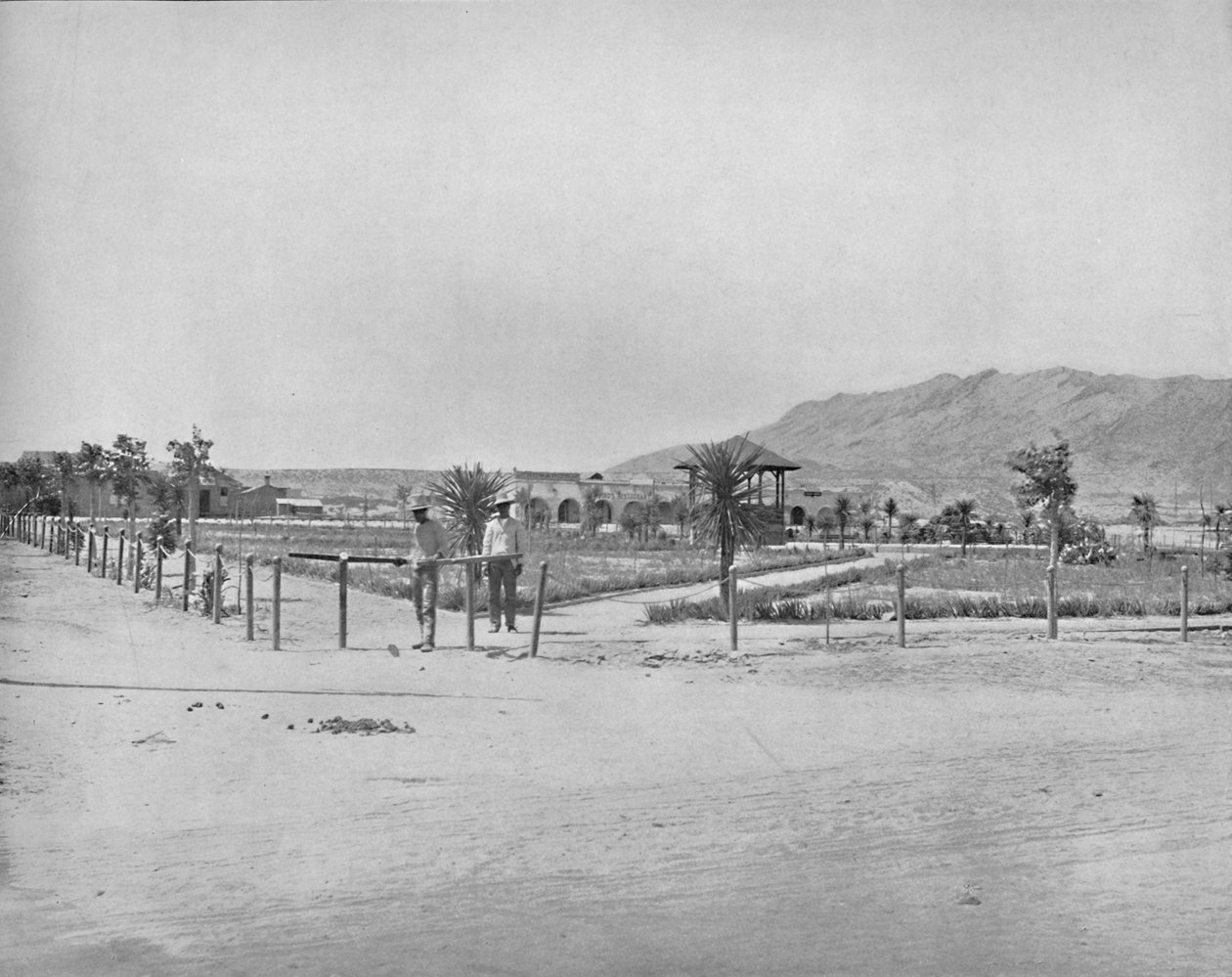 प्लाजा, एल पासो, टेक्सास, c1897। द्वारा अज्ञात