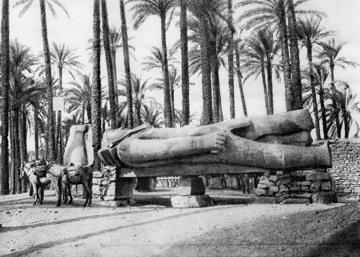 द स्टैच्यू ऑफ रमेस II, काहिरा, मिस्र, c1920s द्वारा अज्ञात