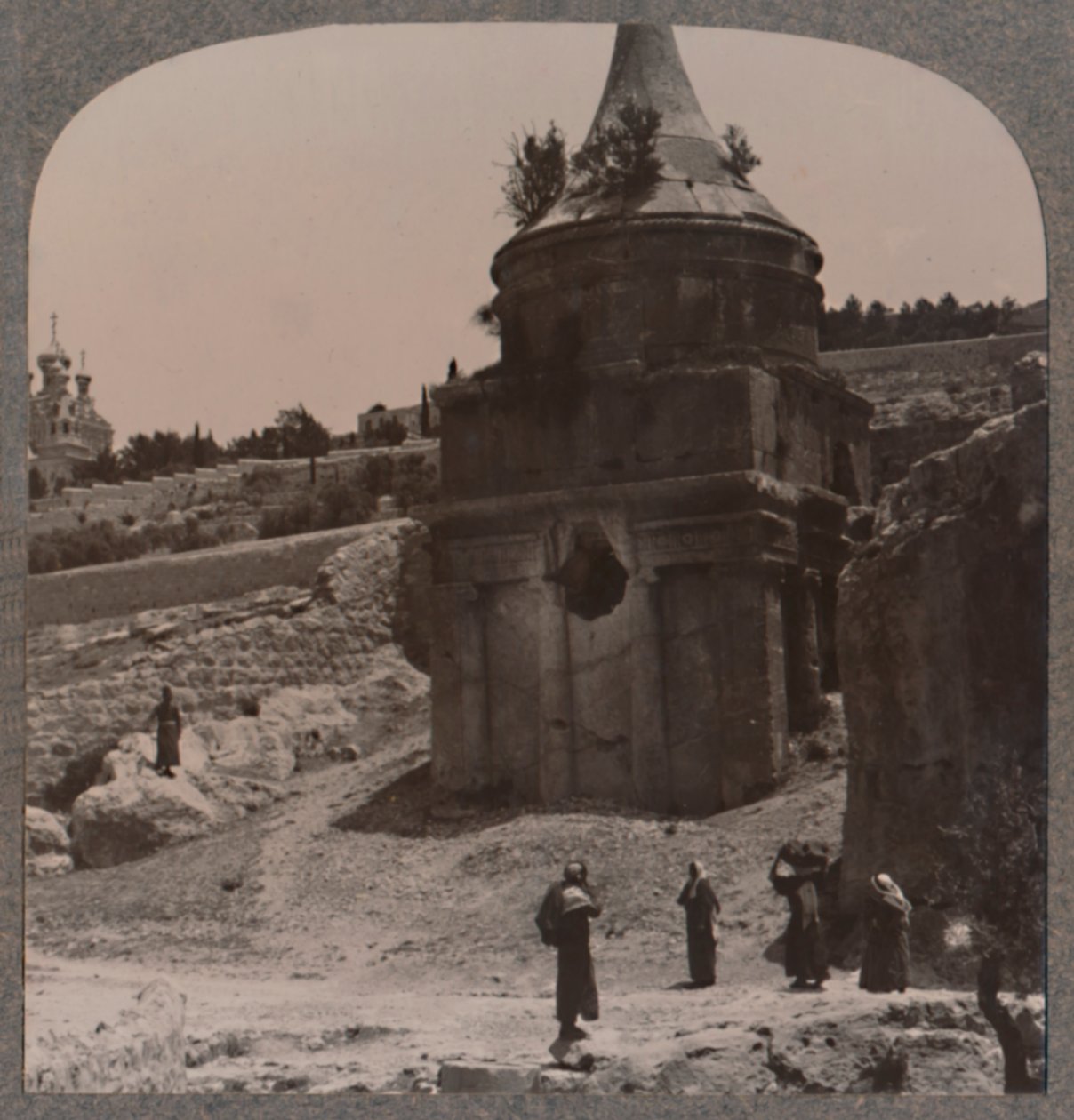यहोशापात की घाटी में अबशालोम का मकबरा, c1900 द्वारा अज्ञात