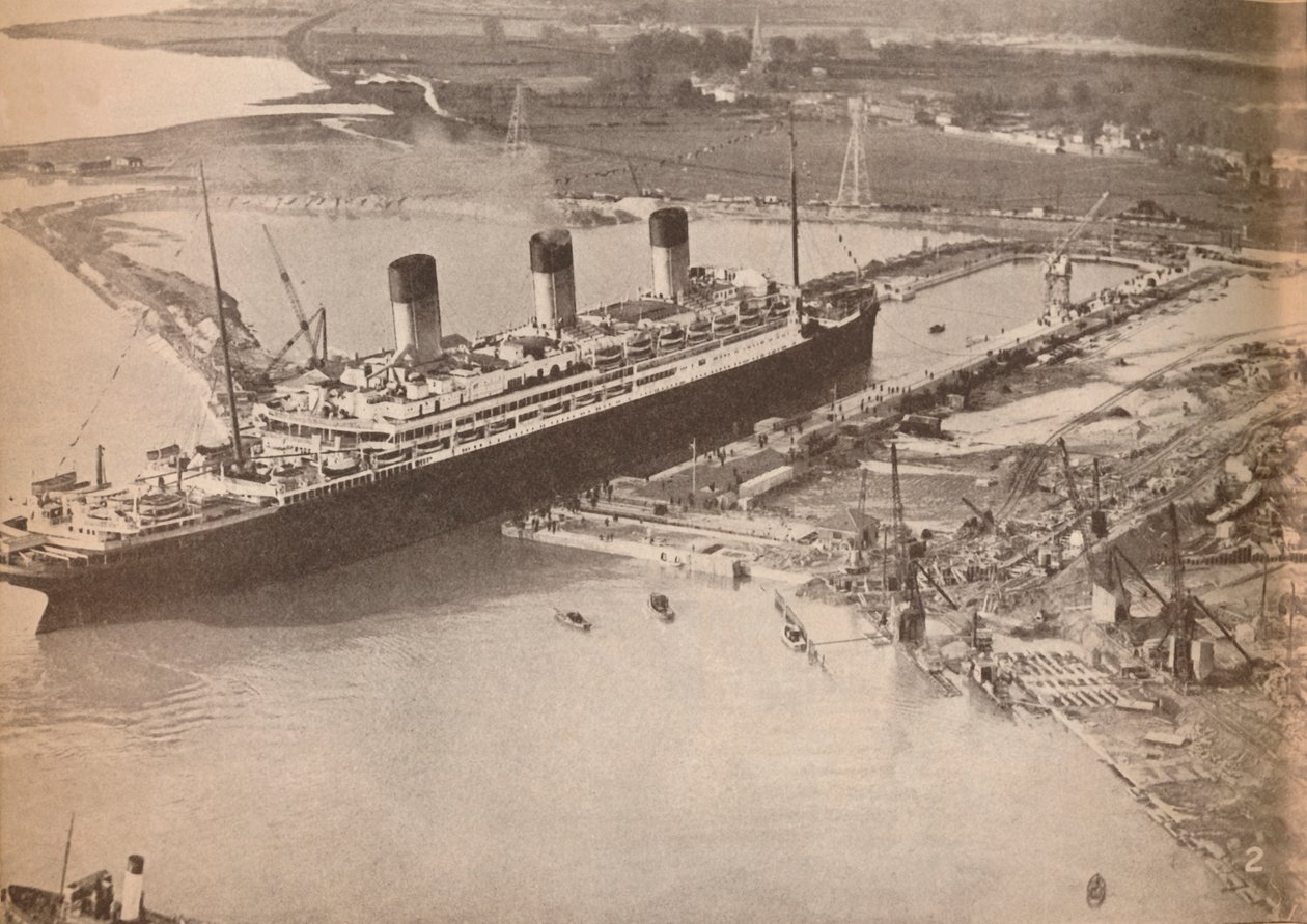 व्हाइट स्टार लाइनर मैजेस्टिक साउथेम्प्टन, c1934, 19 में दुनिया की सबसे बड़ी ग्रेडिंग डॉक में प्रवेश करता है द्वारा अज्ञात