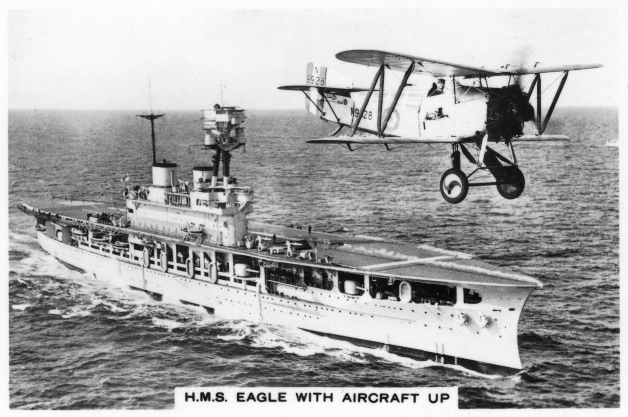 विमान वाहक पोत एचएमएस ईगल और एक फेयरी फ्लाईकैचर विमान, 1937 द्वारा अज्ञात