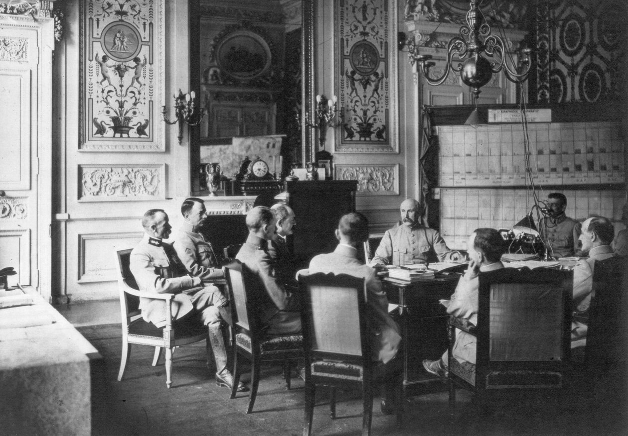 फ्रेंच कमांडर इन चीफ, 1917 के कार्यालय में दैनिक रिपोर्ट द्वारा अज्ञात
