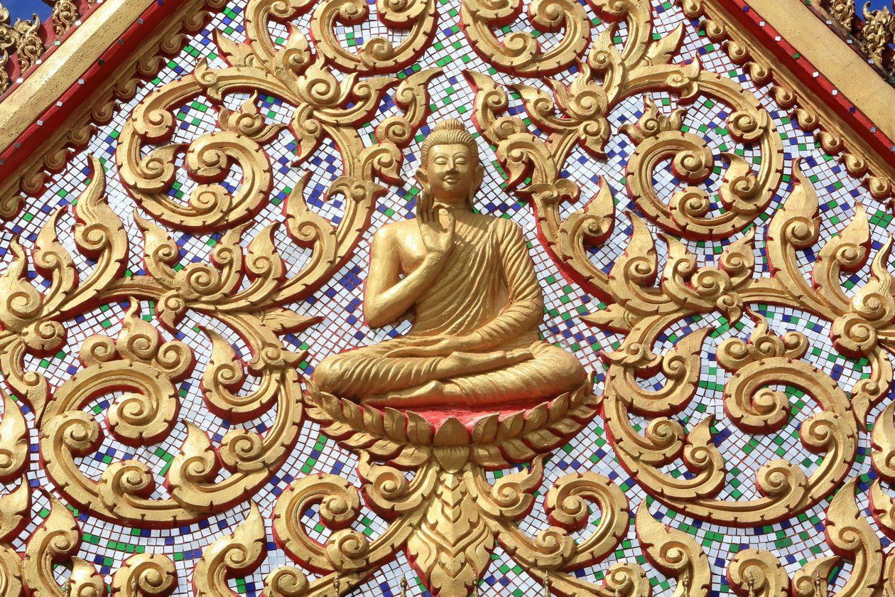 बुद्ध का पहला उपदेश आत्मज्ञान तक पहुंचने के बाद दिया गया था। वाट सी सू मांग करम मंदिर। विएंग वांग। लाओस, 20151102, विएंग वांग, लाओस द्वारा अज्ञात