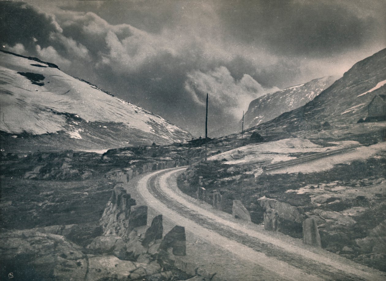 पहाड़ की सड़क ग्रोटली - स्ट्राइन, 1914। द्वारा अज्ञात