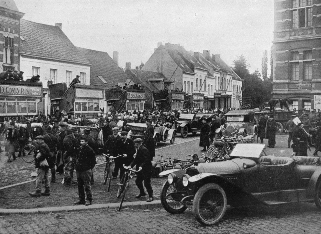 एंटवर्प, 1914 से पीछे हटने में मोटर द्वारा खेला गया हिस्सा द्वारा अज्ञात