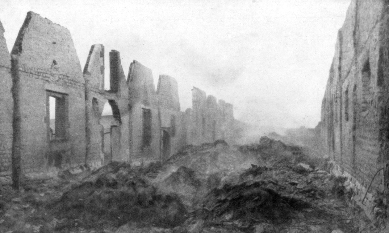 अल्बर्ट, सोम्मे, फ्रांस के खंडहर, 23 सितंबर 1914 द्वारा अज्ञात