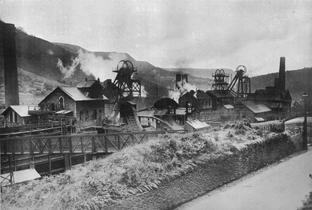 कोल स्ट्राइक का दृश्य: एक सामान्य साउथ वेल्स कोट खदान, 1915 द्वारा अज्ञात