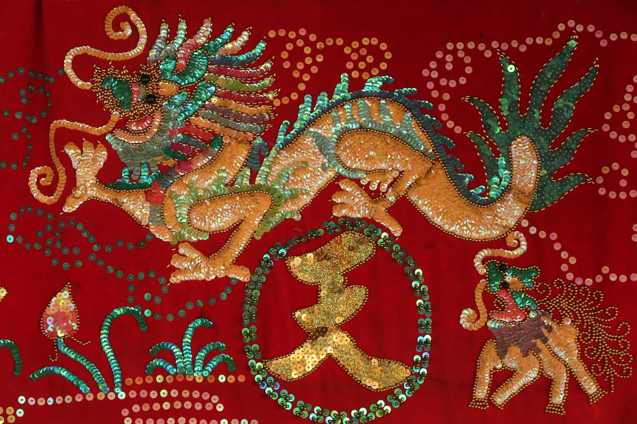 थिएन हौ ताओवादी मंदिर। ड्रैगन। ड्रैगन। हो ची मिंन शहर। वियतनाम द्वारा अज्ञात