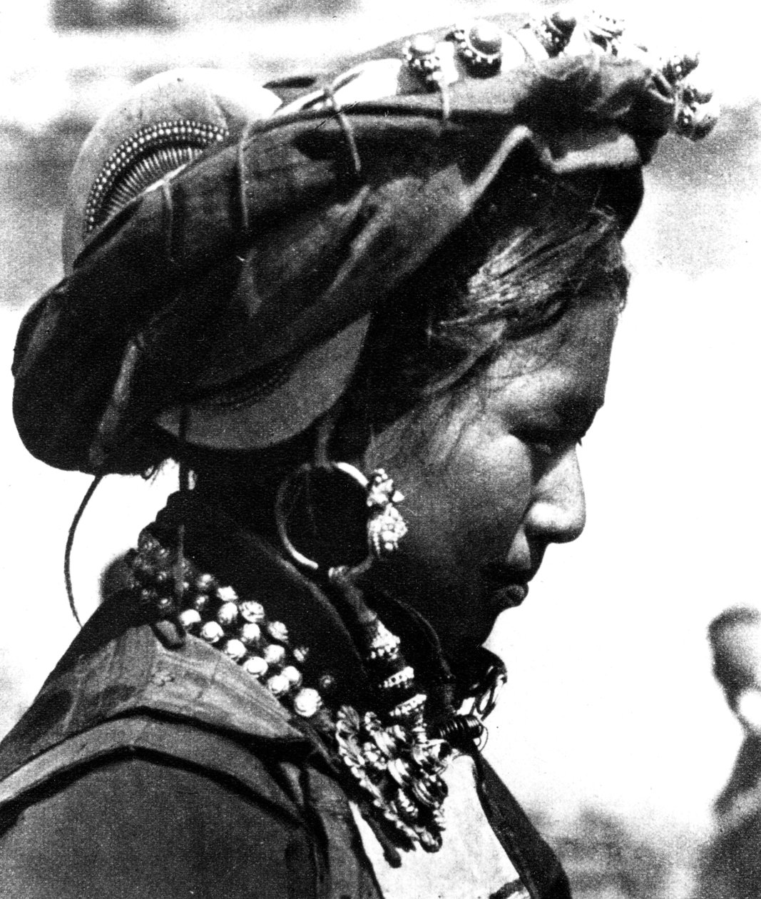 तिब्बती महिला, 1938 द्वारा अज्ञात