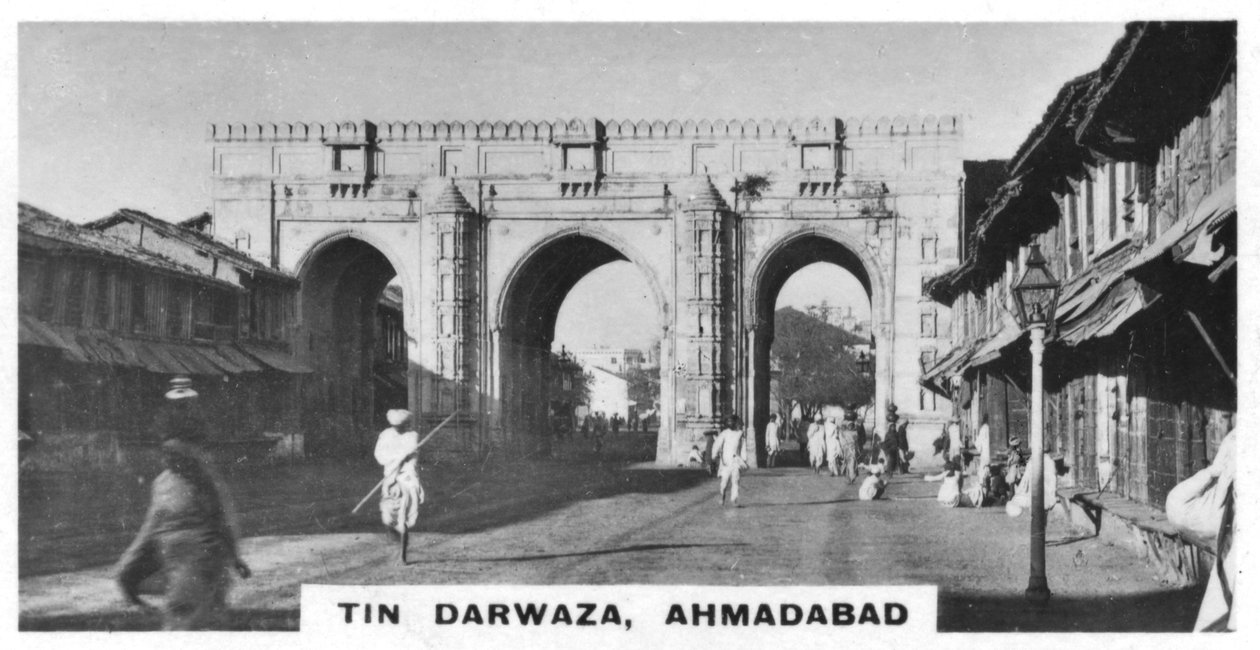 Tin Darwaza, Ahmadabad, Gujarat, India, c1925 द्वारा अज्ञात