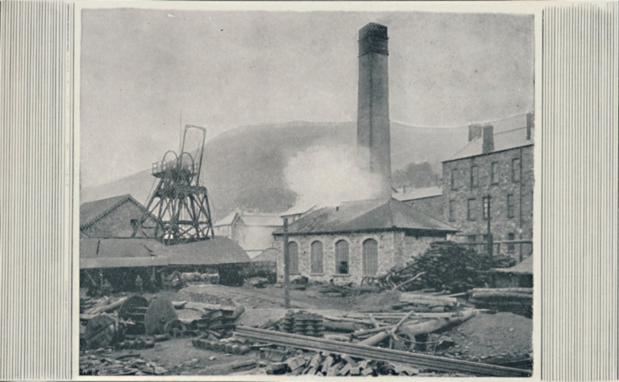 एक कोयला खदान की चोटी, 1910 द्वारा अज्ञात