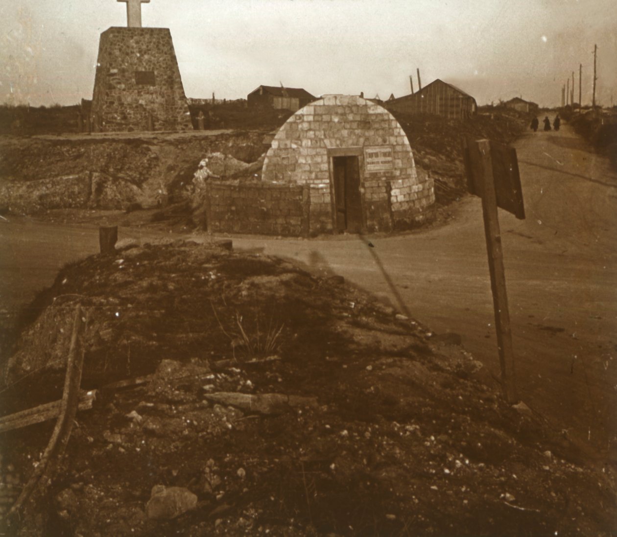 विमी की ओर, उत्तरी फ्रांस, c1914-c1918 द्वारा अज्ञात