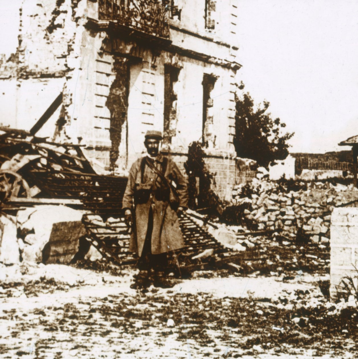 अब्लैन-सेंट-नाज़ायर, उत्तरी फ्रांस में टाउन हॉल, c1914-c1918 द्वारा अज्ञात