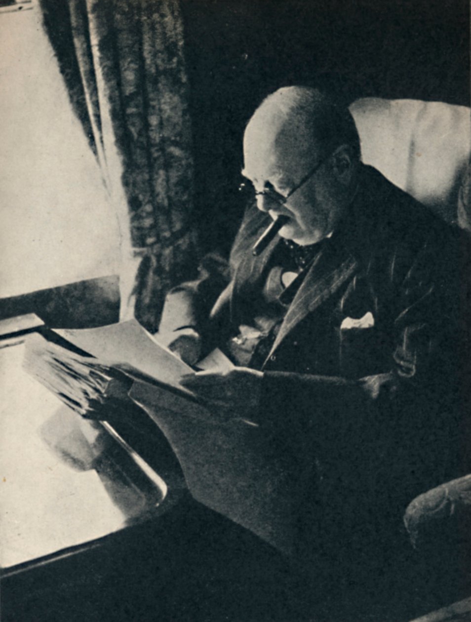 ट्रैवलिंग राउंड ब्रिटेन, 1940, 1945। द्वारा अज्ञात