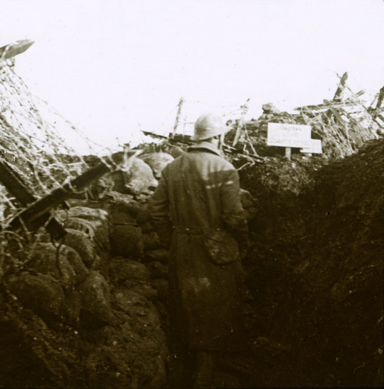 ट्रेंच, कॉर्निल, फ्रांस, c1914-c1918 द्वारा अज्ञात