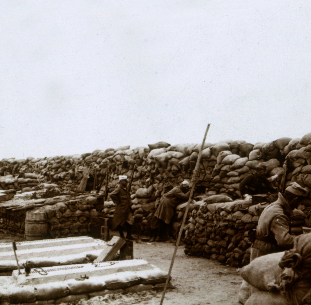 मामेलन वर्ट, नीवोपोर्ट, फ्लैंडर्स, बेल्जियम में खाइयां, c1914-c1918 द्वारा अज्ञात