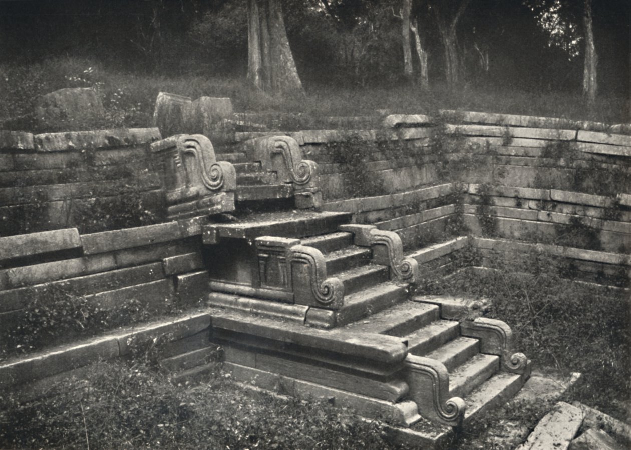 ईंट स्नान तालाब में सीढ़ियाँ, अनुराधापुरा, 1926 द्वारा अज्ञात