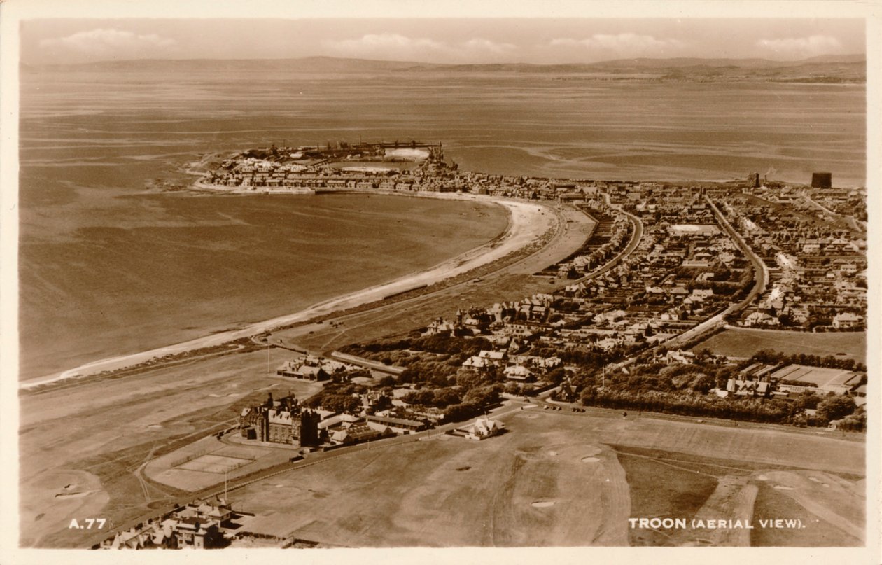 ट्रॉन एरियल व्यू, c1930 द्वारा अज्ञात