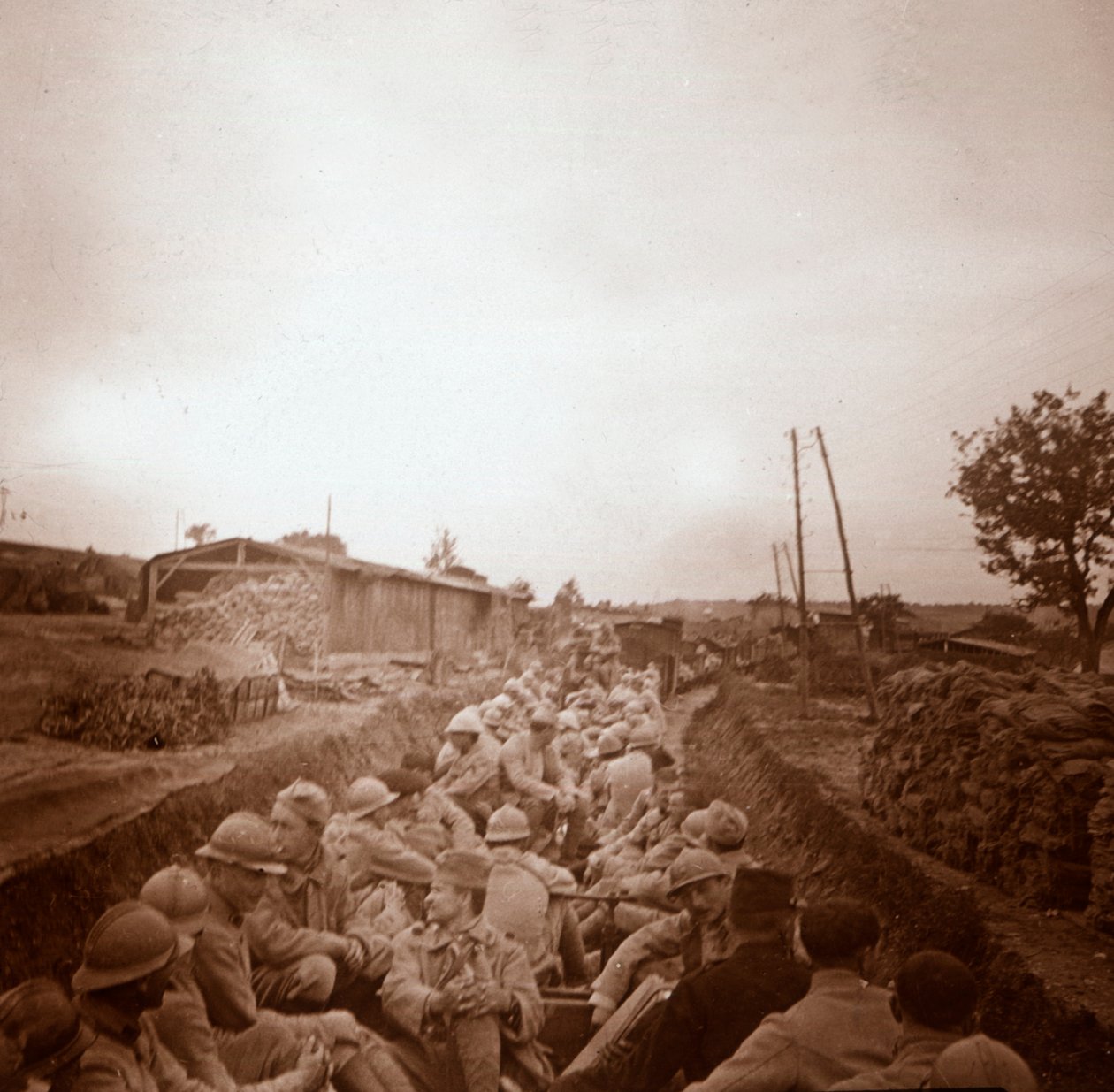 खुली रेल गाड़ियों में सैनिक, जेनरिक, उत्तरी फ्रांस, c1914-c1918 द्वारा अज्ञात