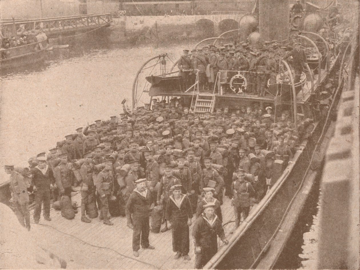 एक चैनल परिवहन बोर्ड पर सैनिकों, c1915 1928 द्वारा अज्ञात