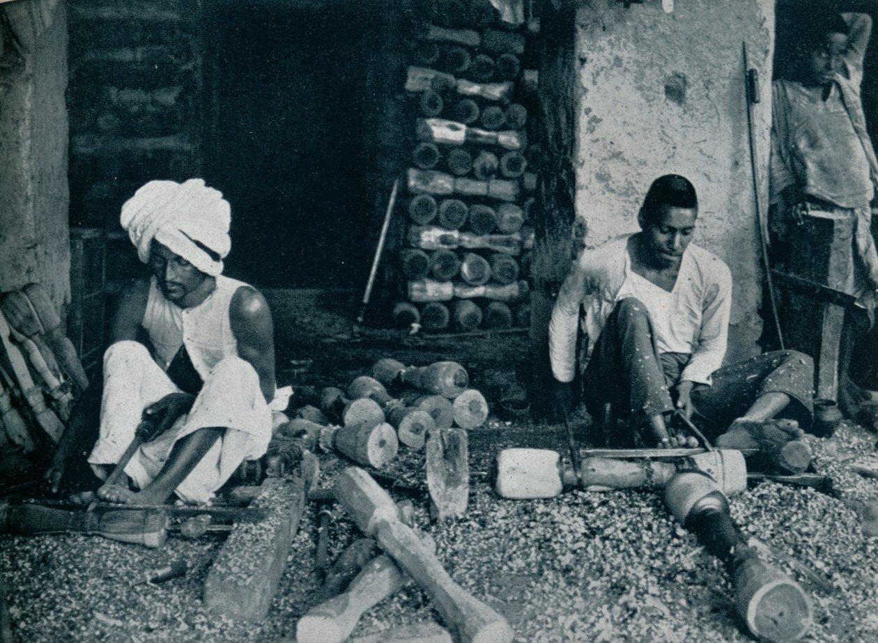 मोड़ लकड़ी के बिस्तर पैर, c1942 द्वारा अज्ञात