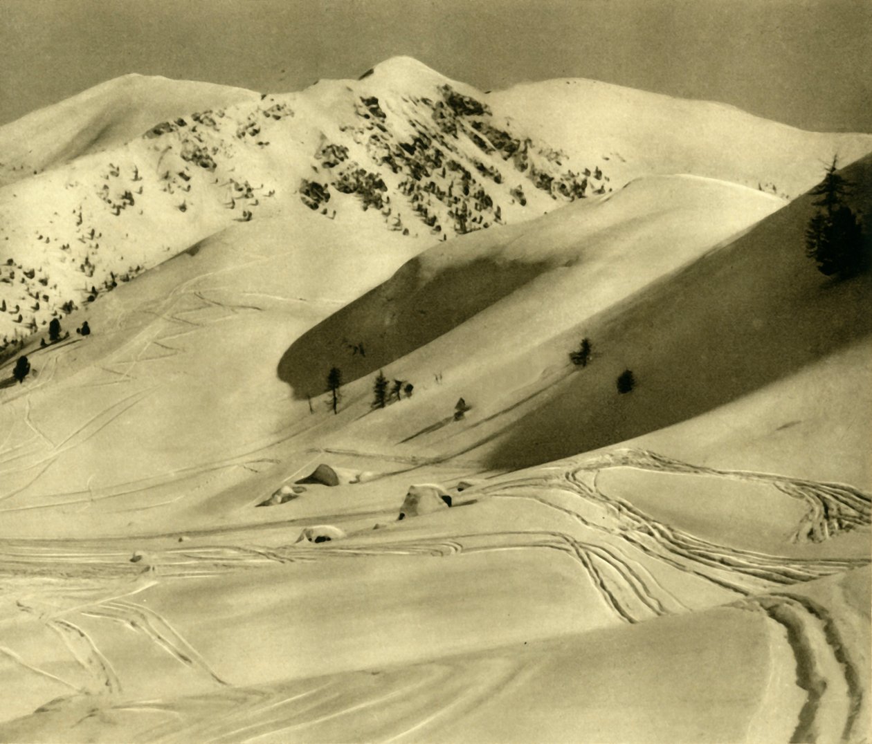 तुर्रे होहे, c1938। द्वारा अज्ञात