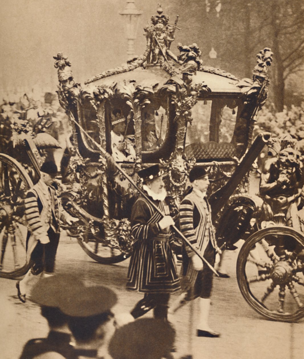 दो मुकुट, दो Sceptres, 12 मई 1937 द्वारा अज्ञात