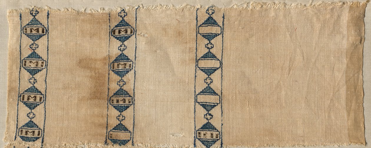 स्कार्फ या हेडड्रेस के दो टुकड़े, 1300। द्वारा अज्ञात