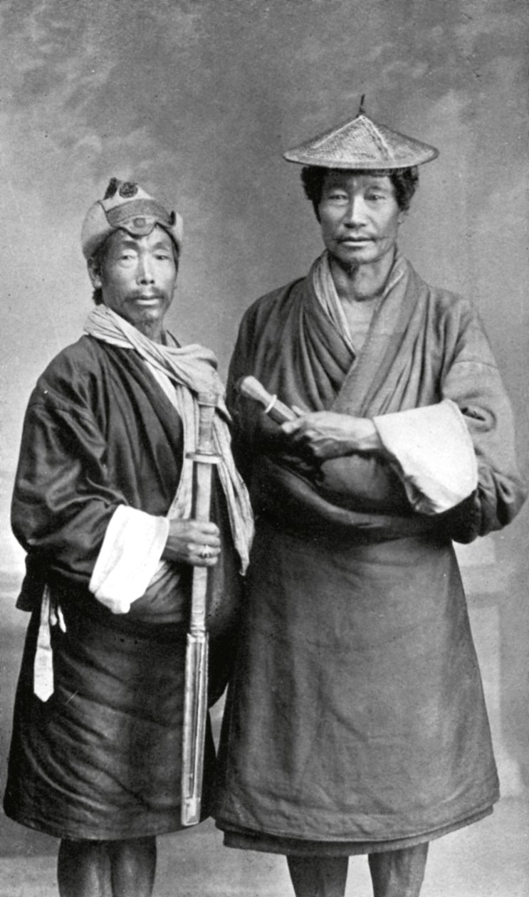 दो सिक्किमी पुरुष, c1910 द्वारा अज्ञात