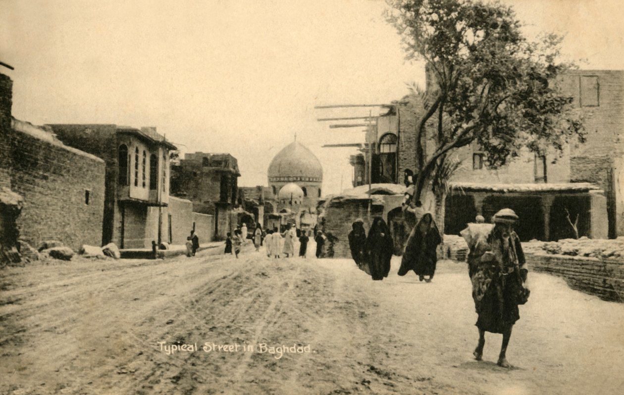बगदाद में ठेठ स्ट्रीट, c1918-c1939। द्वारा अज्ञात