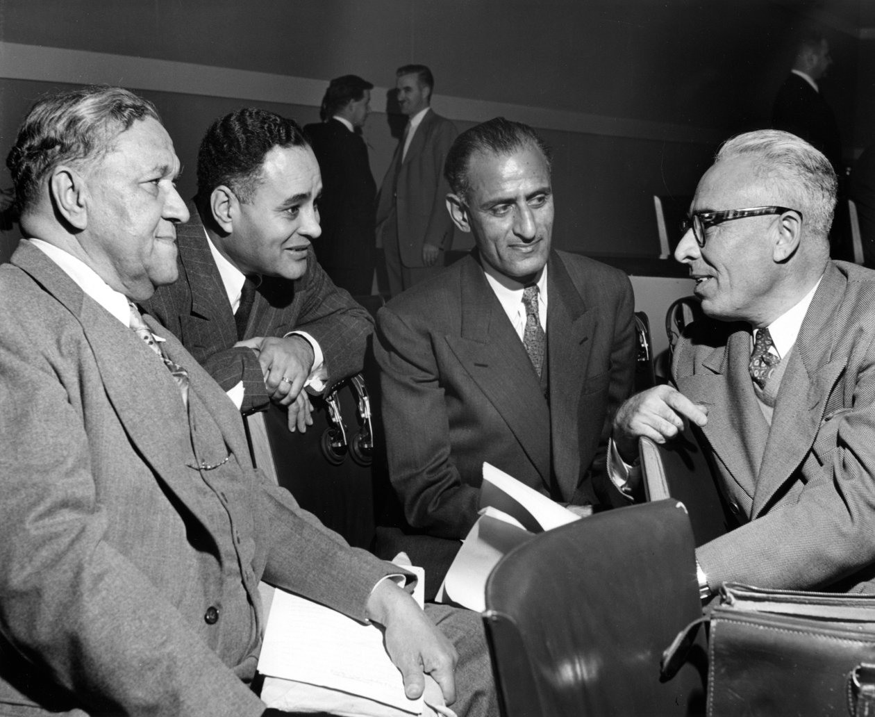 अमेरिका और पाकिस्तान संयुक्त राष्ट्र, पेरिस, 1950 के दशक में आए द्वारा अज्ञात