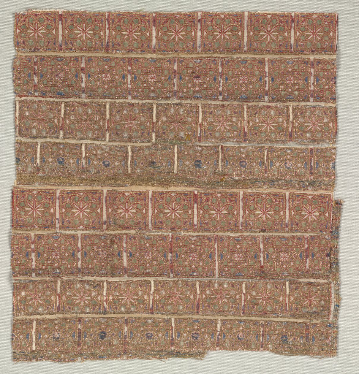 कंपित वर्गों में सितारों के साथ वेस्टेज टुकड़ा, 1200s। द्वारा अज्ञात