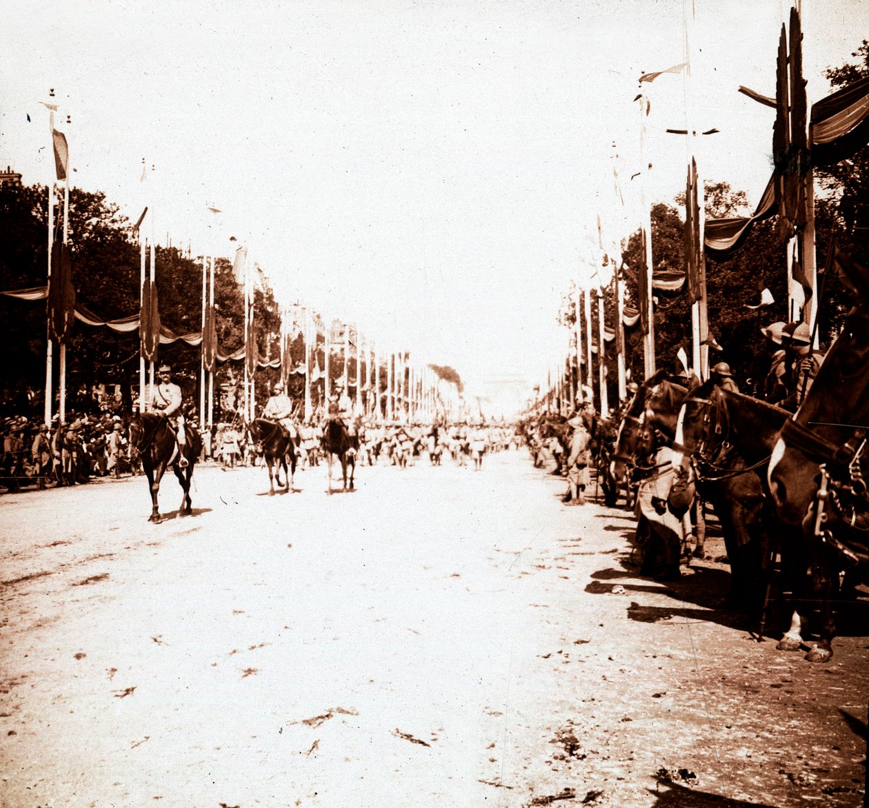 विजय परेड, पेरिस, फ्रांस, c1918-c1919 द्वारा अज्ञात
