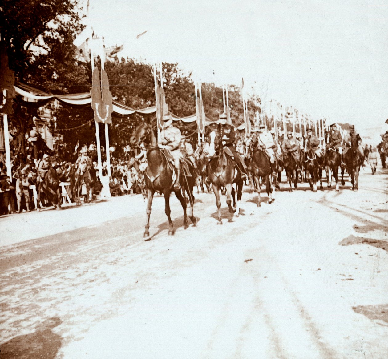 विजय परेड, पेरिस, फ्रांस, c1918-c1919 द्वारा अज्ञात