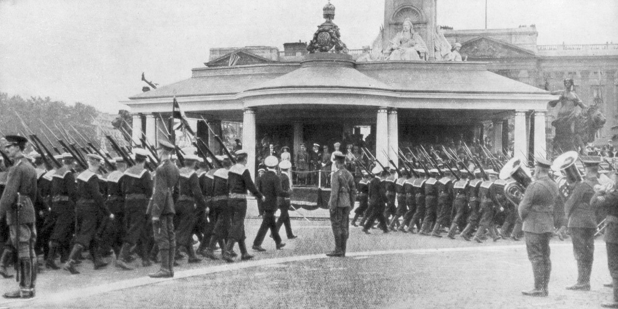 विक्टोरिया मेमोरियल और बकिंघम पैलेस, लंदन, 19 जुलाई, 1919 को विजय परेड द्वारा अज्ञात