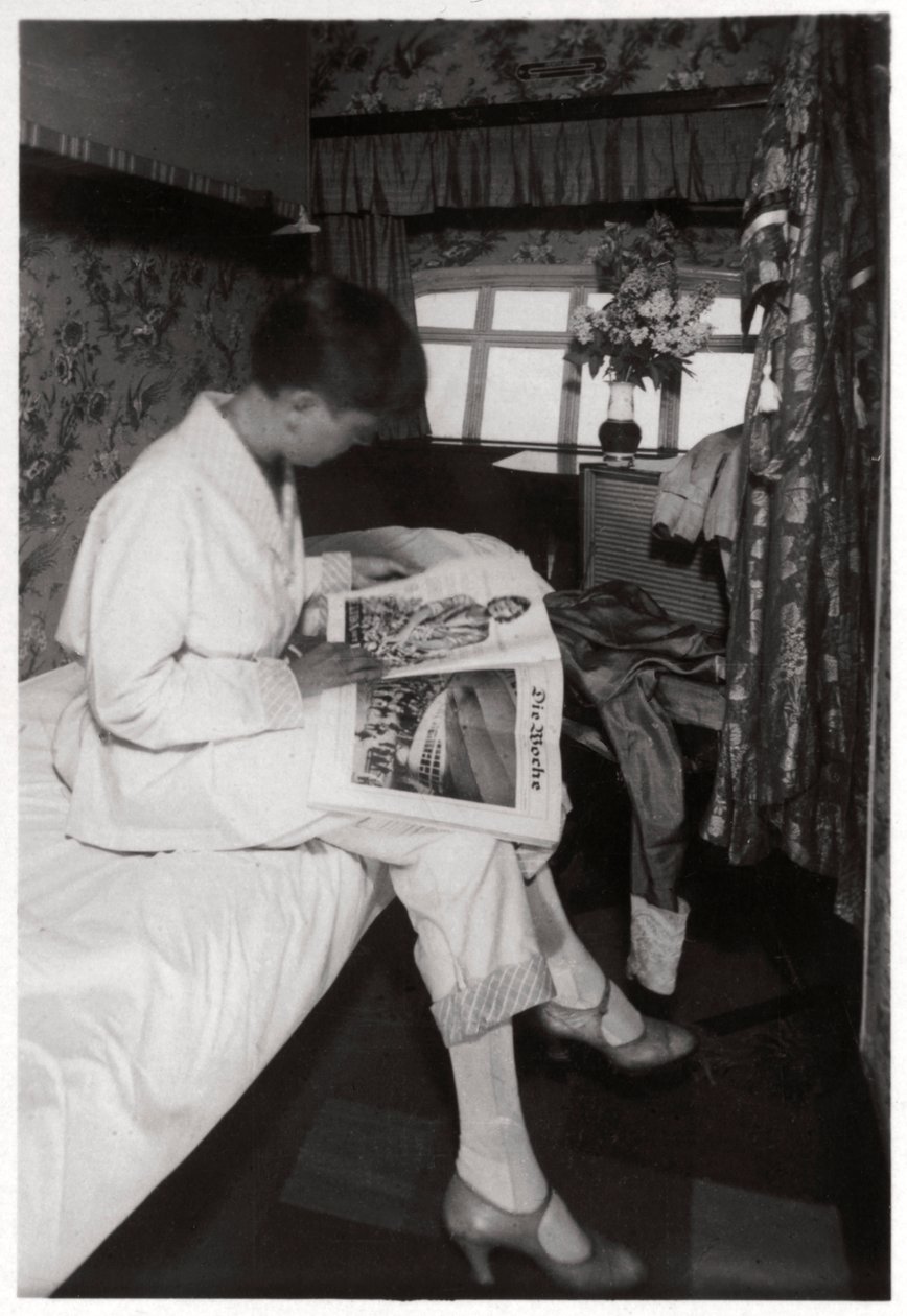 ज़ेपेलिन एलजेड 127 ग्रेफ़ ज़ेपेलिन, 1933 के बोर्ड पर एक यात्री केबिन का दृश्य द्वारा अज्ञात
