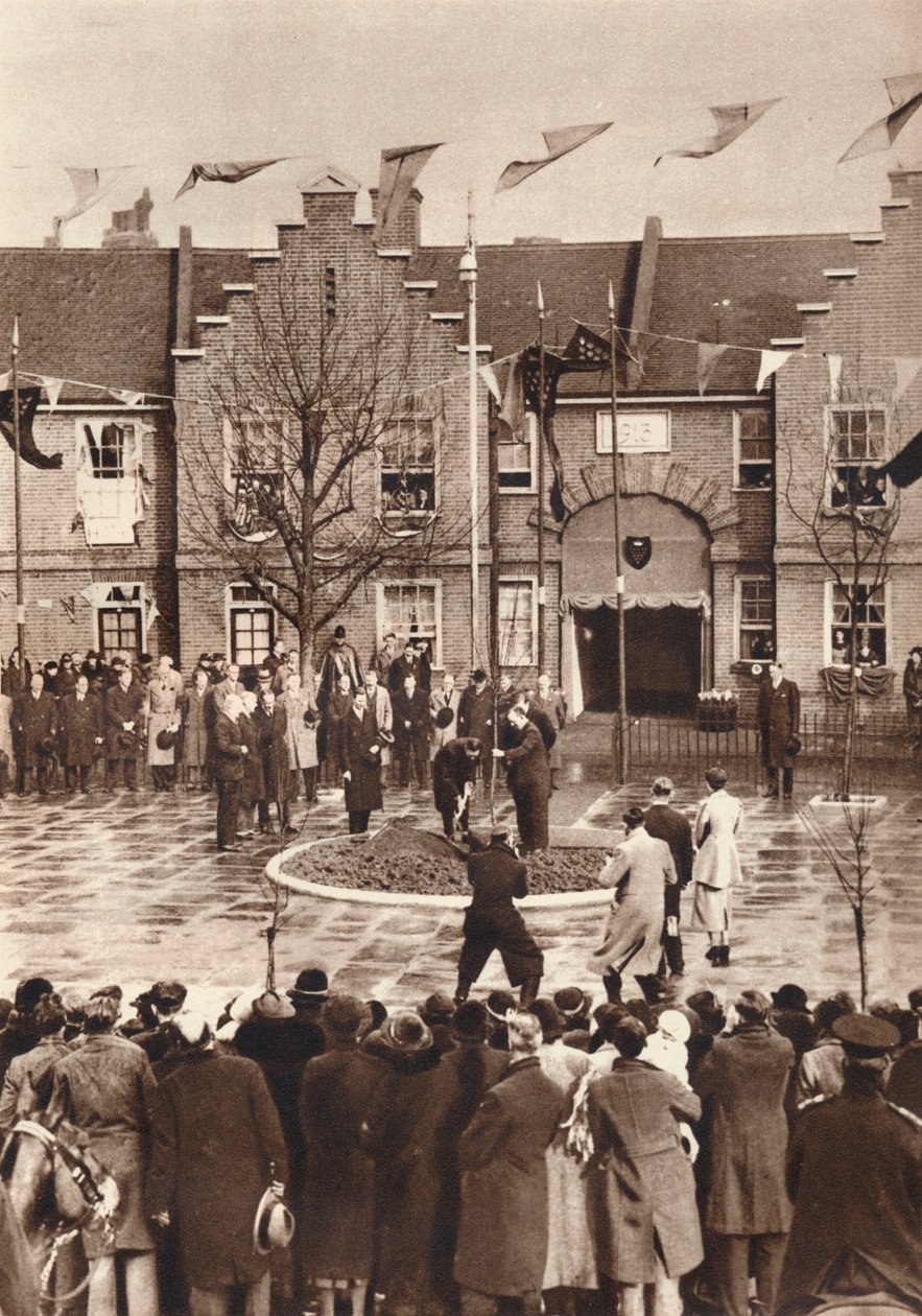 कॉचेवल एस्टेट, 1937 के डची की यात्रा द्वारा अज्ञात