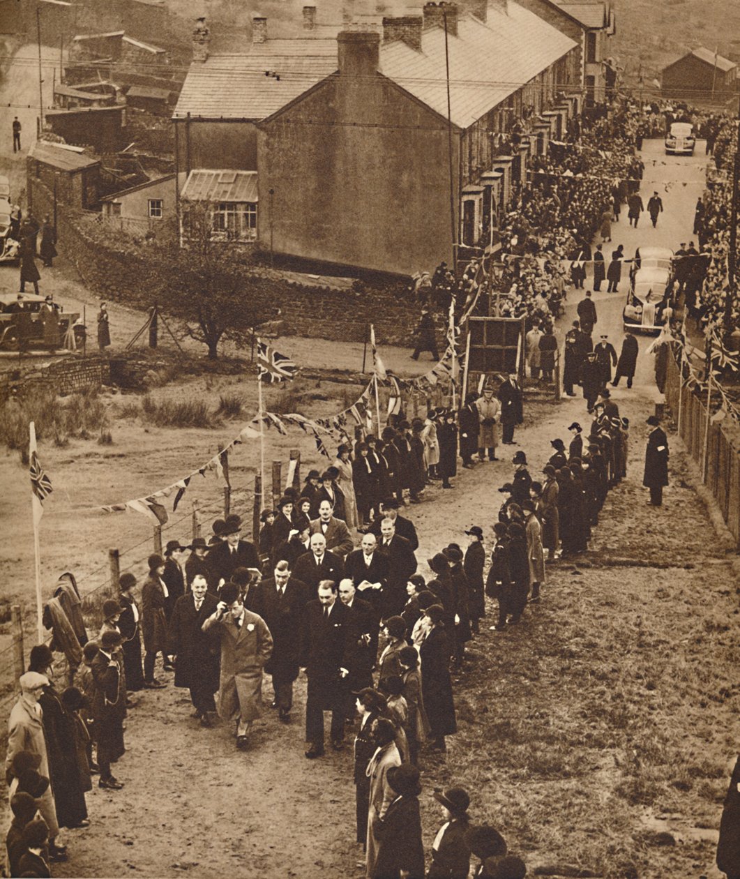 मॉनमाउथशायर का स्वागत - किंग एडवर्ड एटबर्टरी, 1936 नवंबर 1937। द्वारा अज्ञात