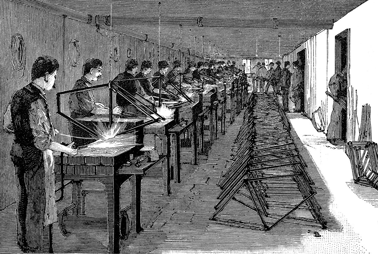 एक अमेरिकी कारखाने में वेल्डिंग साइकिल फ्रेम, 1900 द्वारा अज्ञात