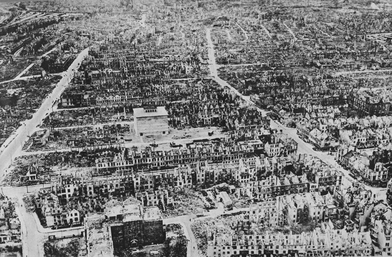 1945 में वेसर पर ब्रेमेन में ब्रिटिश बॉम्बर्स ने क्या किया द्वारा अज्ञात