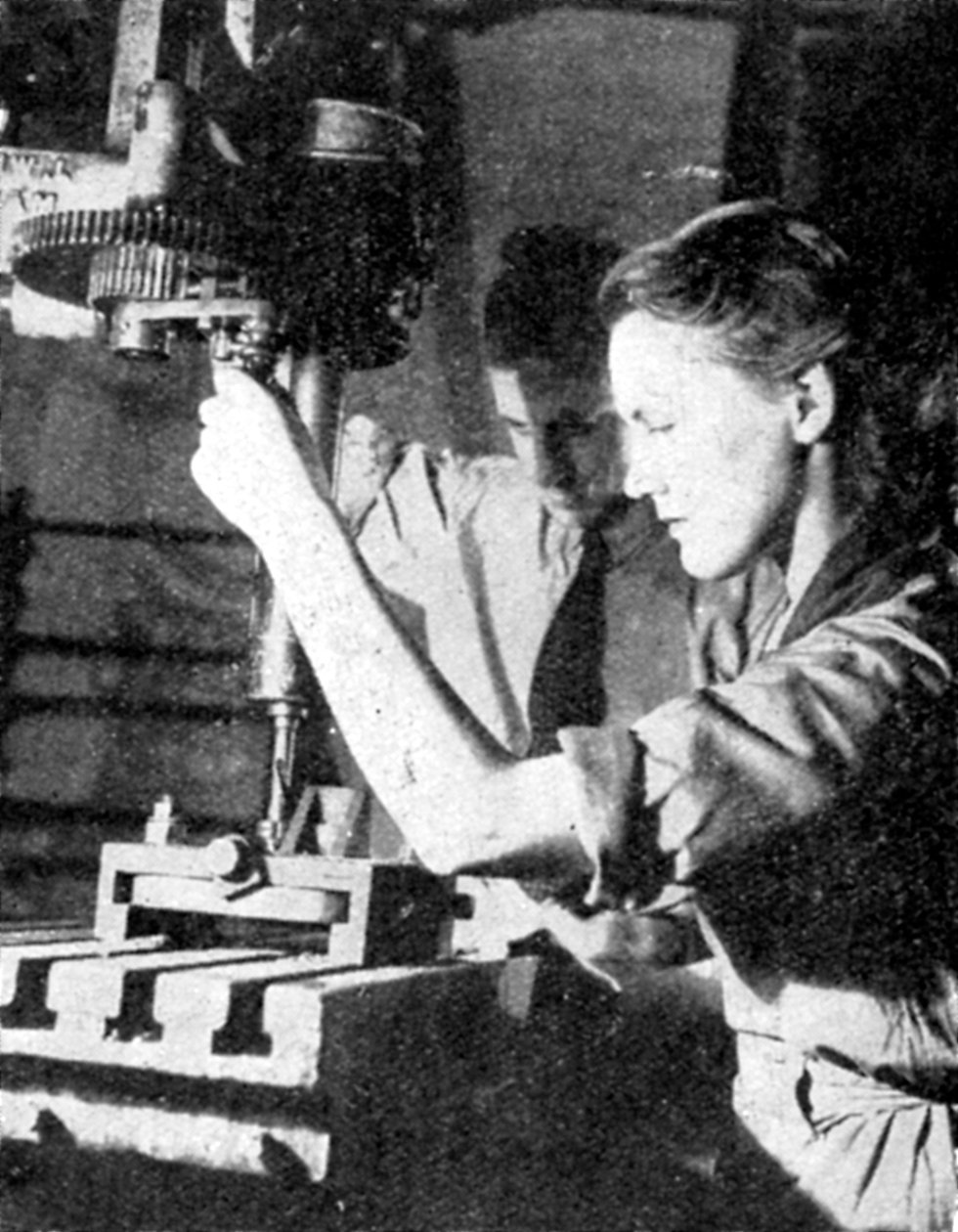 महिला आयुध कार्यकर्ता, द्वितीय विश्व युद्ध, 1940 द्वारा अज्ञात