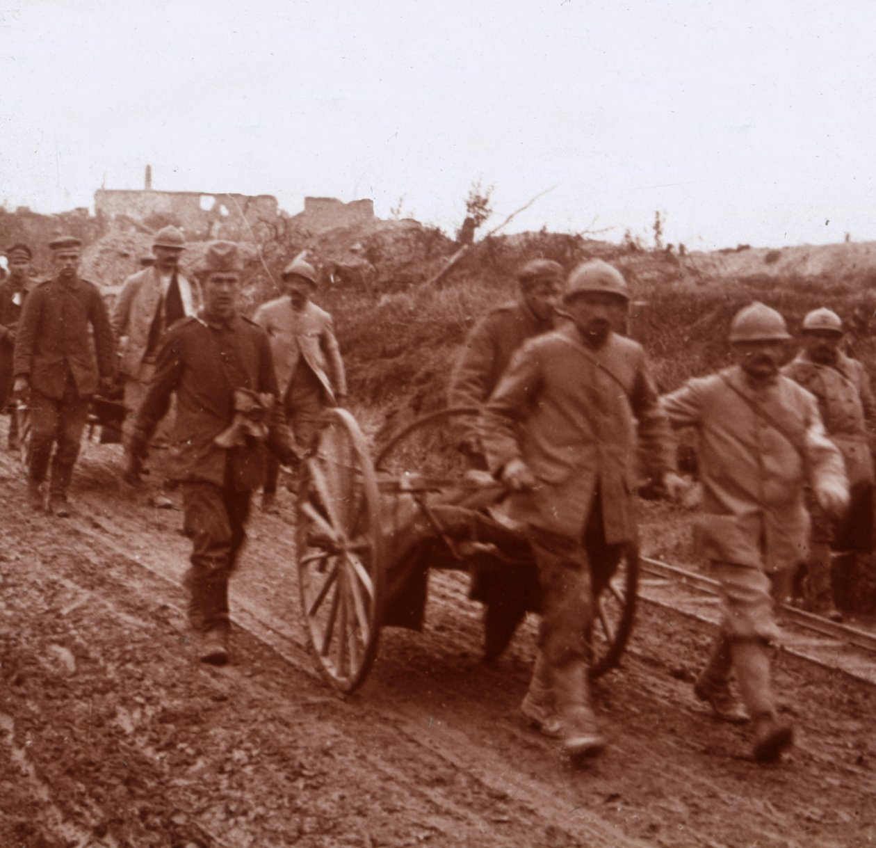 घायल, न्यूविल, उत्तरी फ्रांस, c1914-c1918 द्वारा अज्ञात