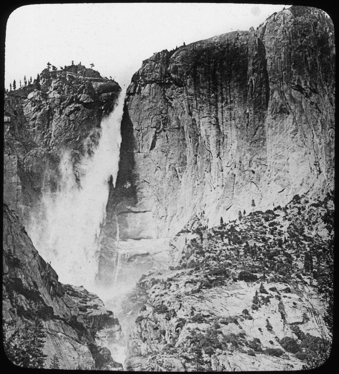 Yosemite Falls, Yosemite National Park, California, USA, 19 वीं सदी के अंत या 20 वीं सदी की शुरुआत में द्वारा अज्ञात