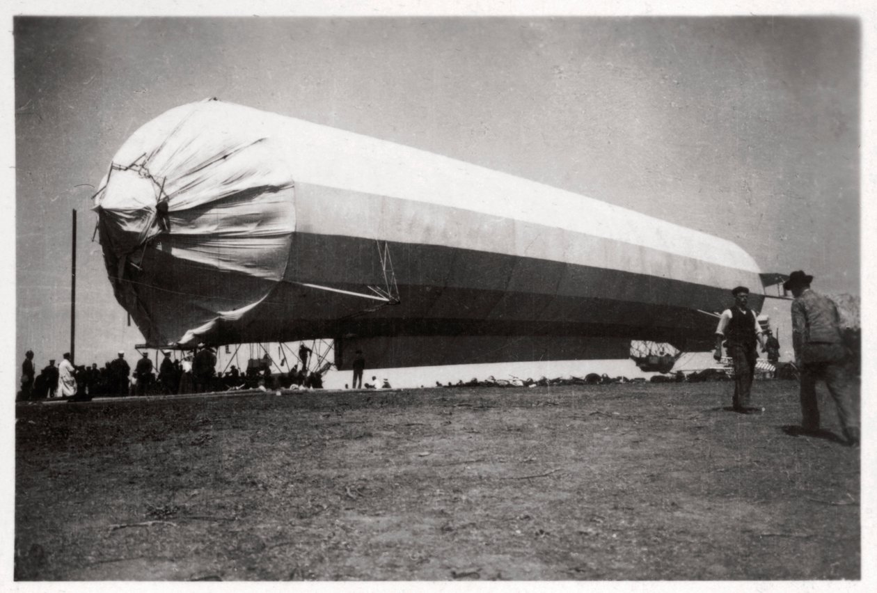 जर्मनी के गोएपिंगन में ज़ेपेलिन एलजेड 5, 1909 1933 द्वारा अज्ञात