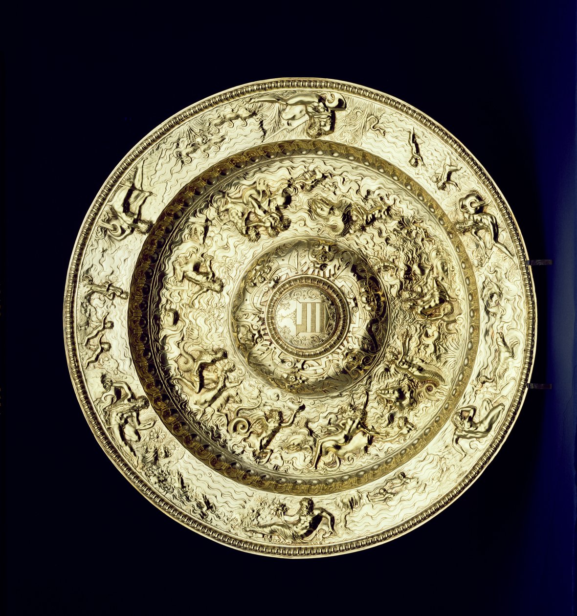सिल्वर-गिल्ट बेसिन, उभरा, पीछा और उत्कीर्ण, फ्रेंच, सी। 1560-83 द्वारा अज्ञात अज्ञात